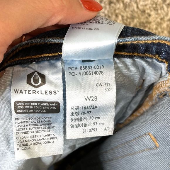 Levi’s Shorts Women’s 28 501 High Rise Button Fly Mid-Thigh Jean Shorts - Picture 5 of 9